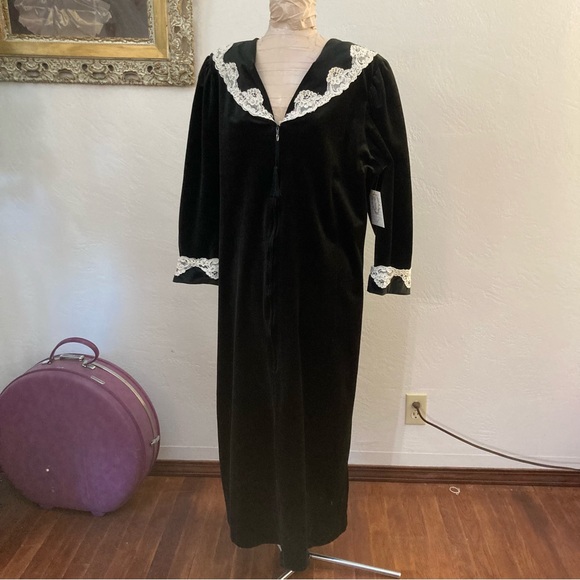 Vintage | Intimates & Sleepwear | Vintage Victorian Style Housecoat ...